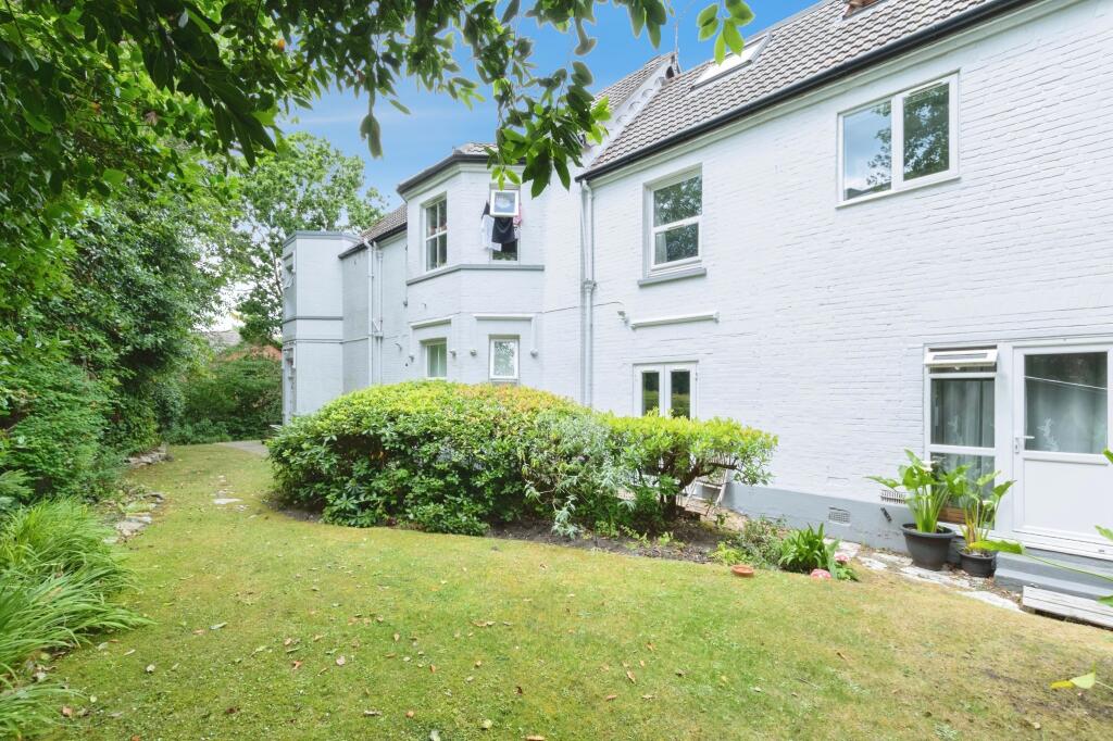 Main image of property: 20 Madeira Road, Bournemouth, BH1