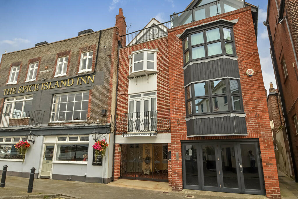 House in Portsmouth, Old Portsmouth - More