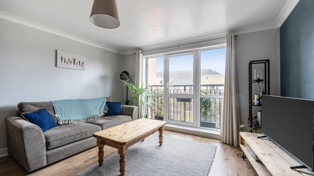 Main image of property: 3 Candle Street, Stepney, E1 4RR