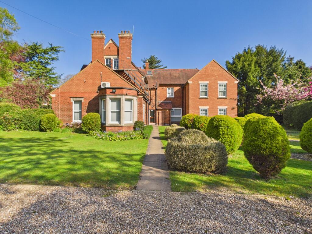 Main image of property: Headlands, Kettering, Northamptonshire, NN15