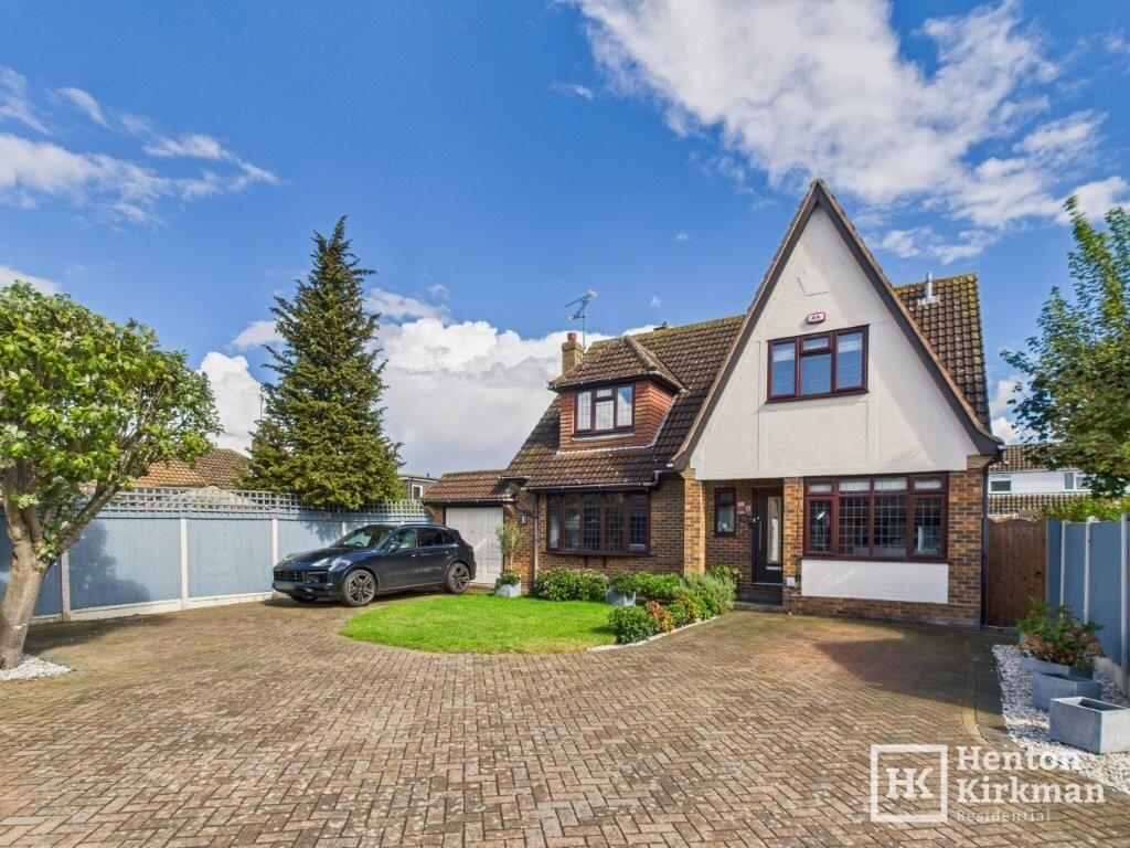 Main image of property: The Warren, Billericay, Essex, CM12 0LW