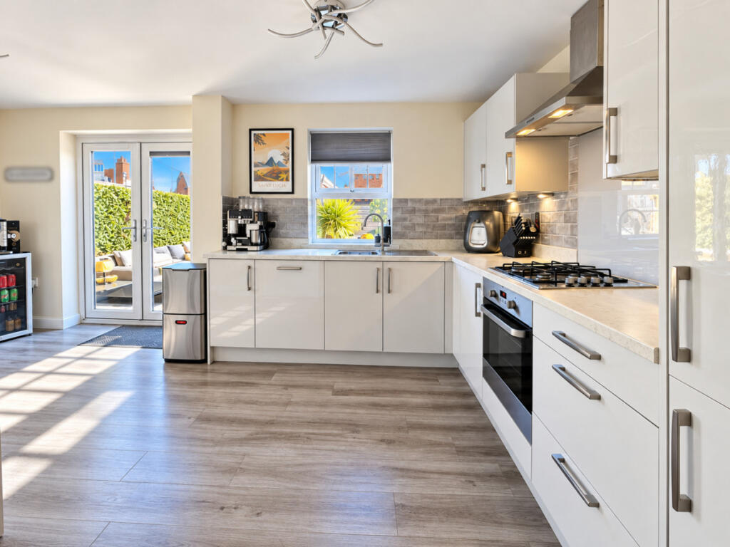 House in Southend-on-Sea - View 4