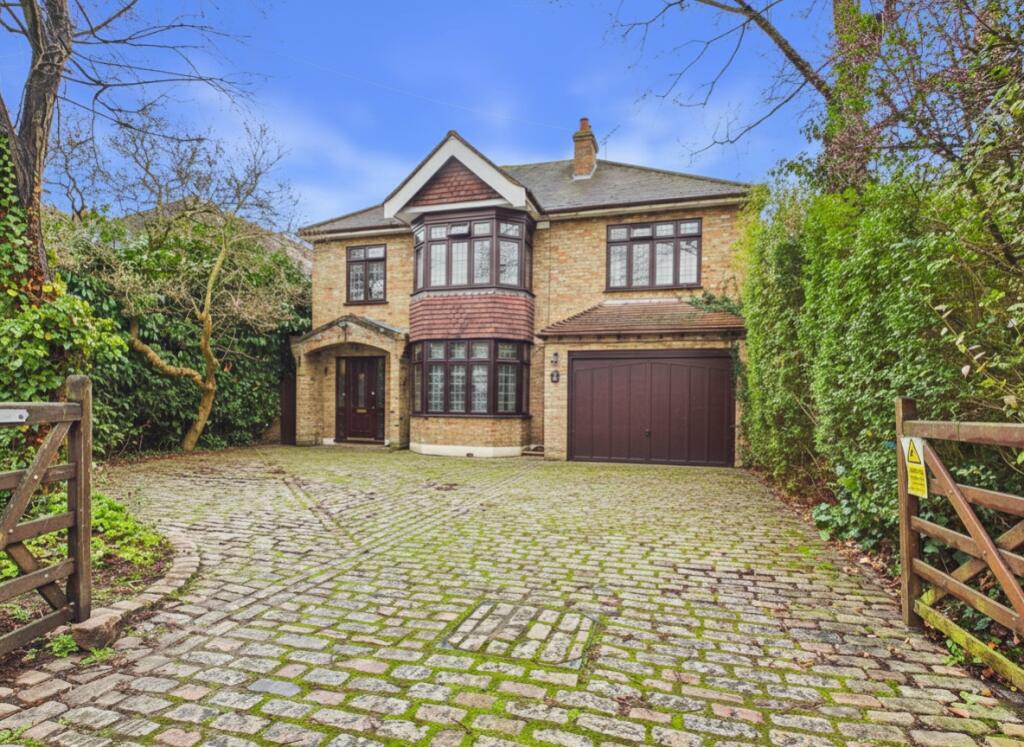 Main image of property: 44 Hall Lane, Upminster