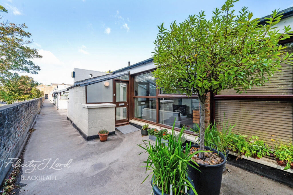 Combe Mews, Blackheath photo 3