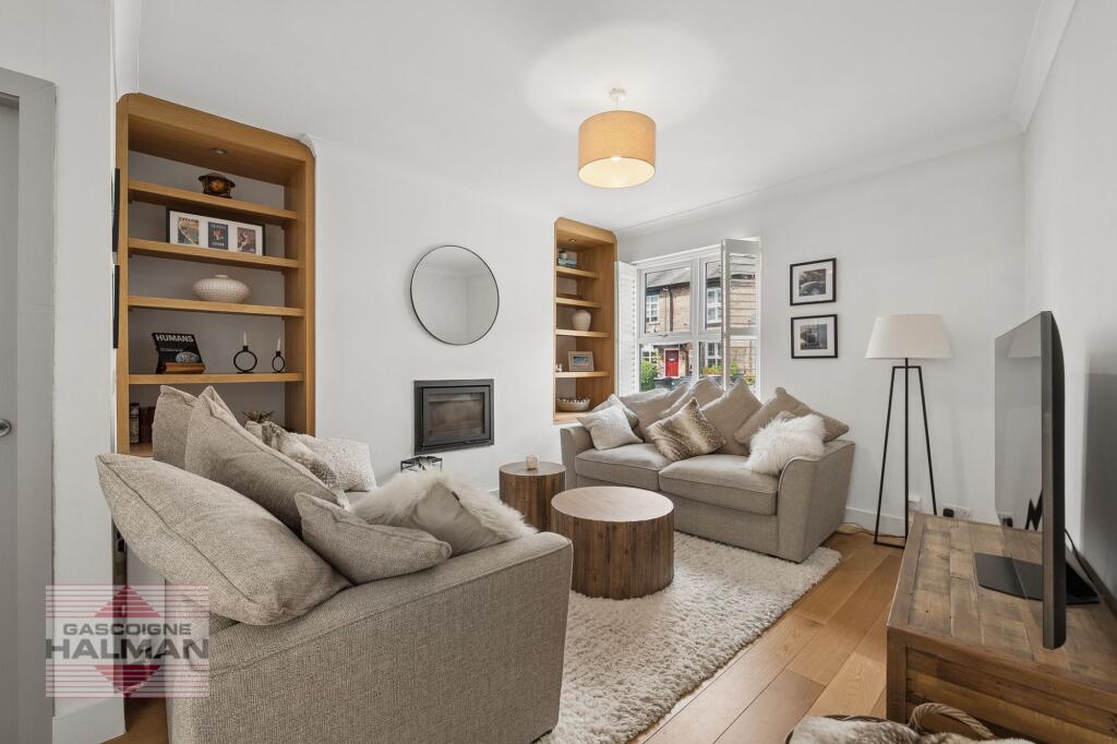House in Wilmslow, Pownall Park - More