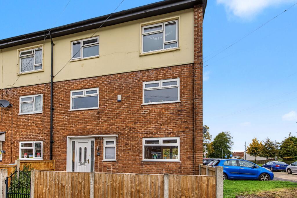 3-bed flat on Bordley Walk, Manchester, Greater Manchester, M23 0AR, £225,000