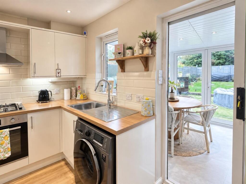 House in Horsham, Old Holbrook, North Horsham - More