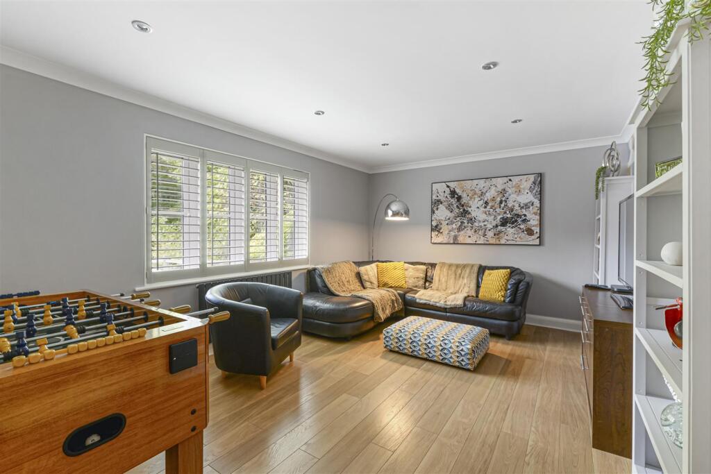 House in Tonbridge and Malling, Kings Hill - View 5
