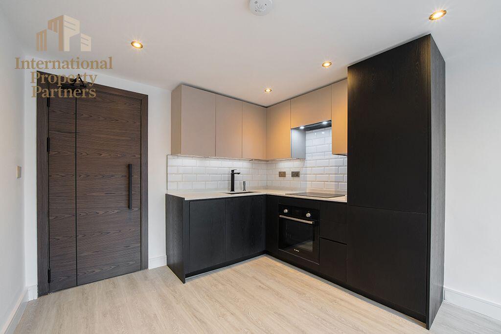 Apartment in Wakefield - View 5