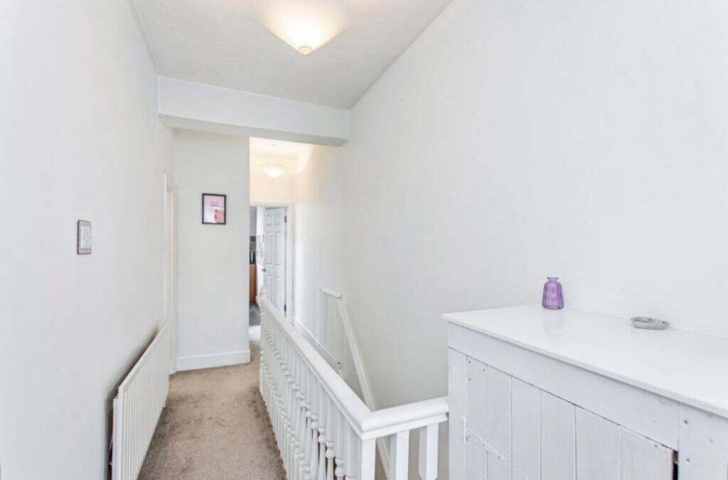 Apartment in Southend-on-Sea, Essex - View 3