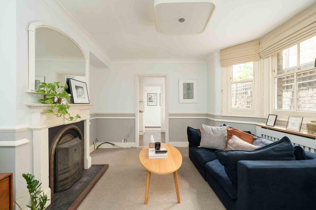 Main image of property: Davisville Road W12