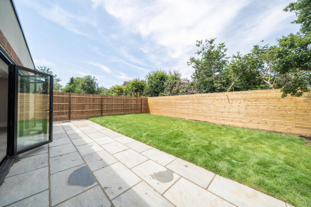 House in Bromley - View 3