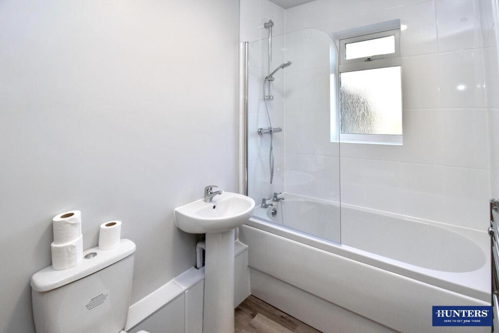 House in Oadby and Wigston, Leicestershire - More