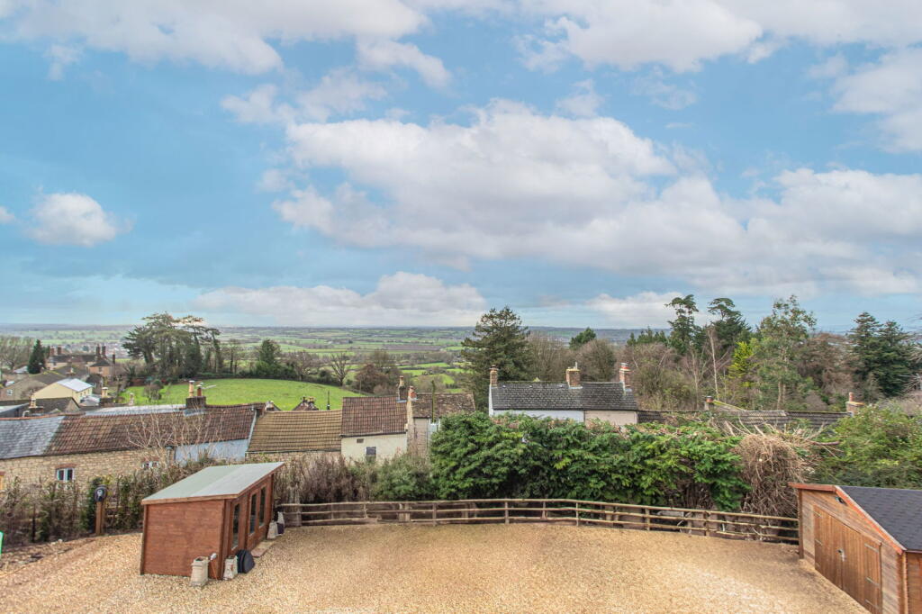 Westridge Road, Wotton-under-Edge photo 4