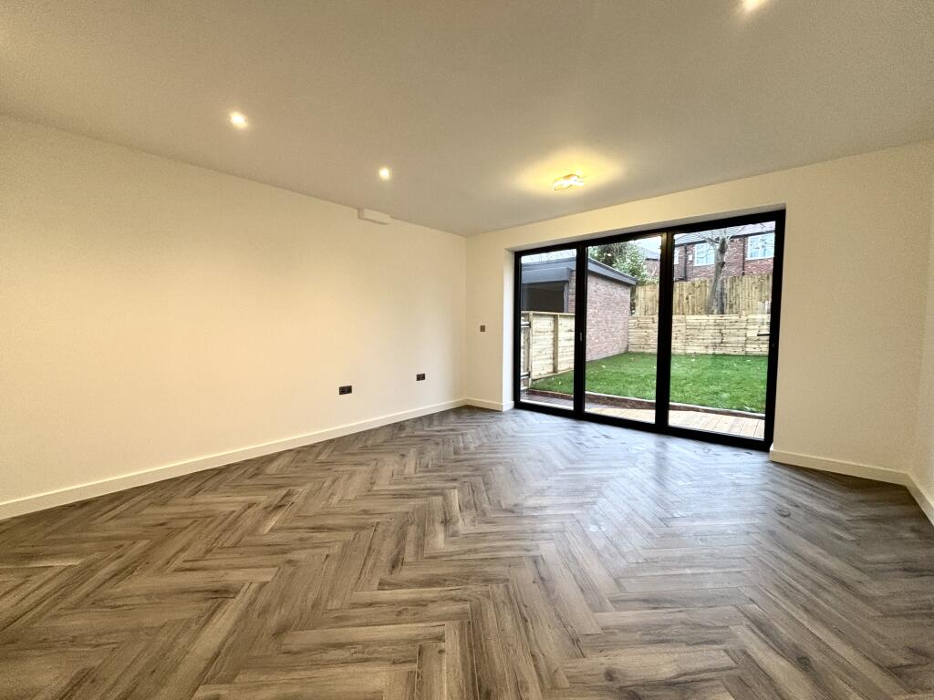 Woodlands Drive, Offerton photo 2