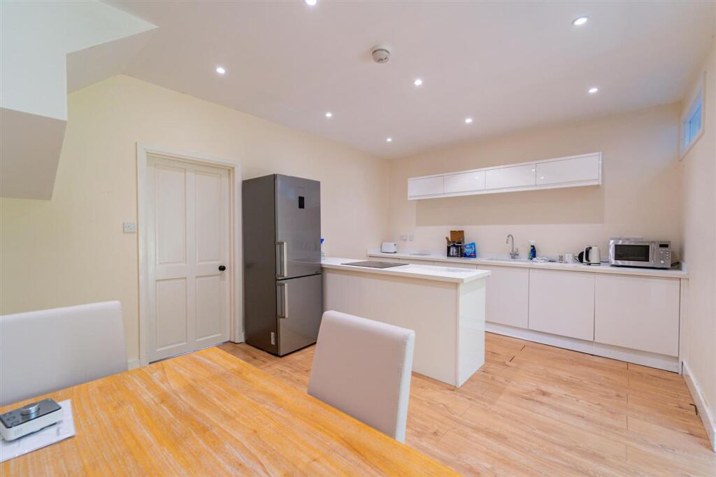 House in Birmingham, West Midlands - More