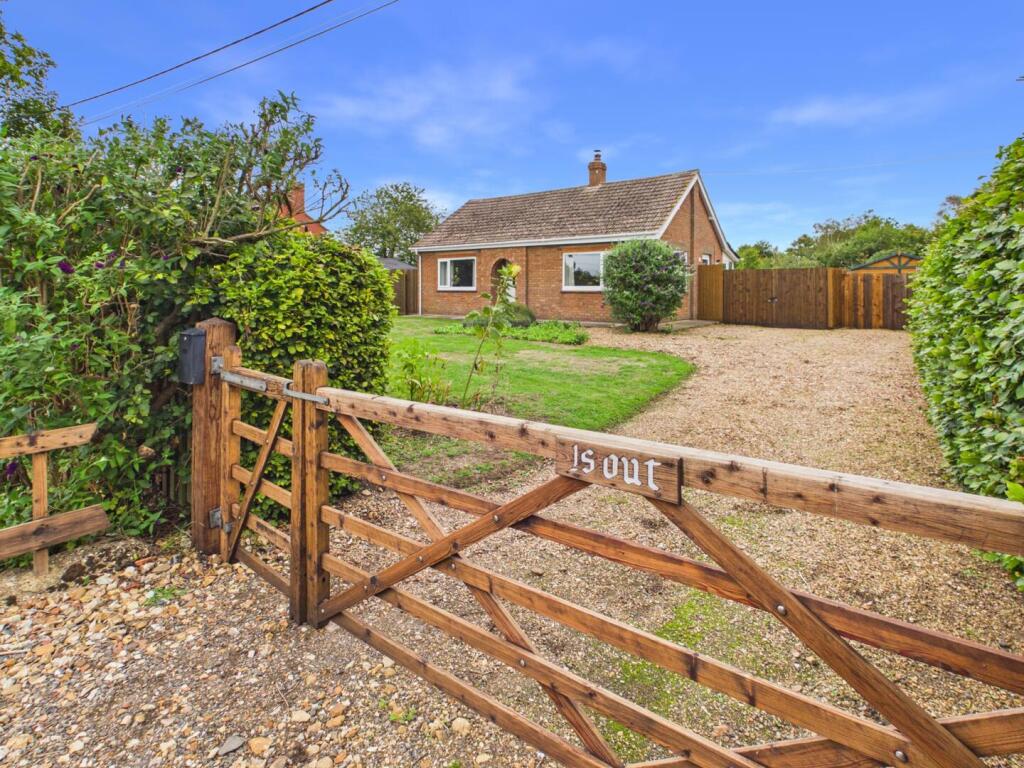 Main image of property: Is Out, Moorside, Mareham Le Fen