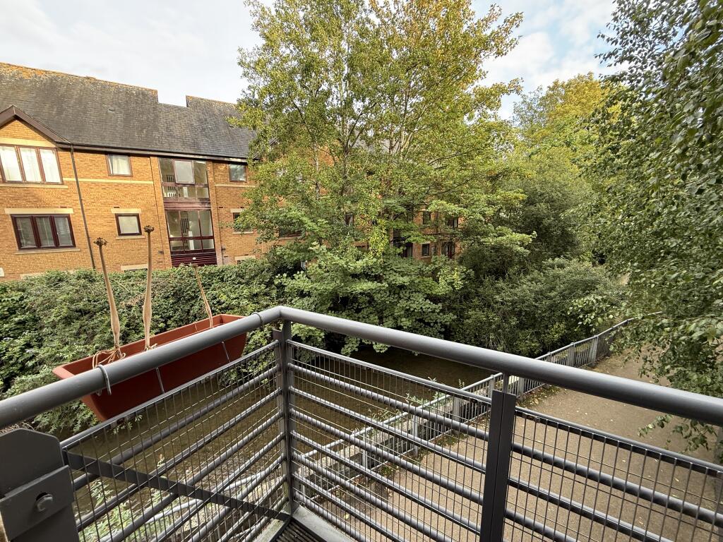 Main image of property: Empress Court, Woodin's Way, Oxford, Oxfordshire