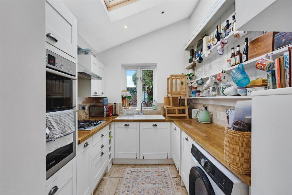 High Street, Hampton Hill, TW12 - View 3