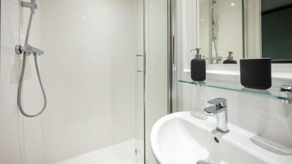 Apartment in Nottingham - View 3