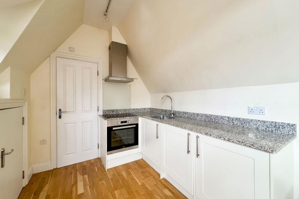 Apartment in Slough - View 4