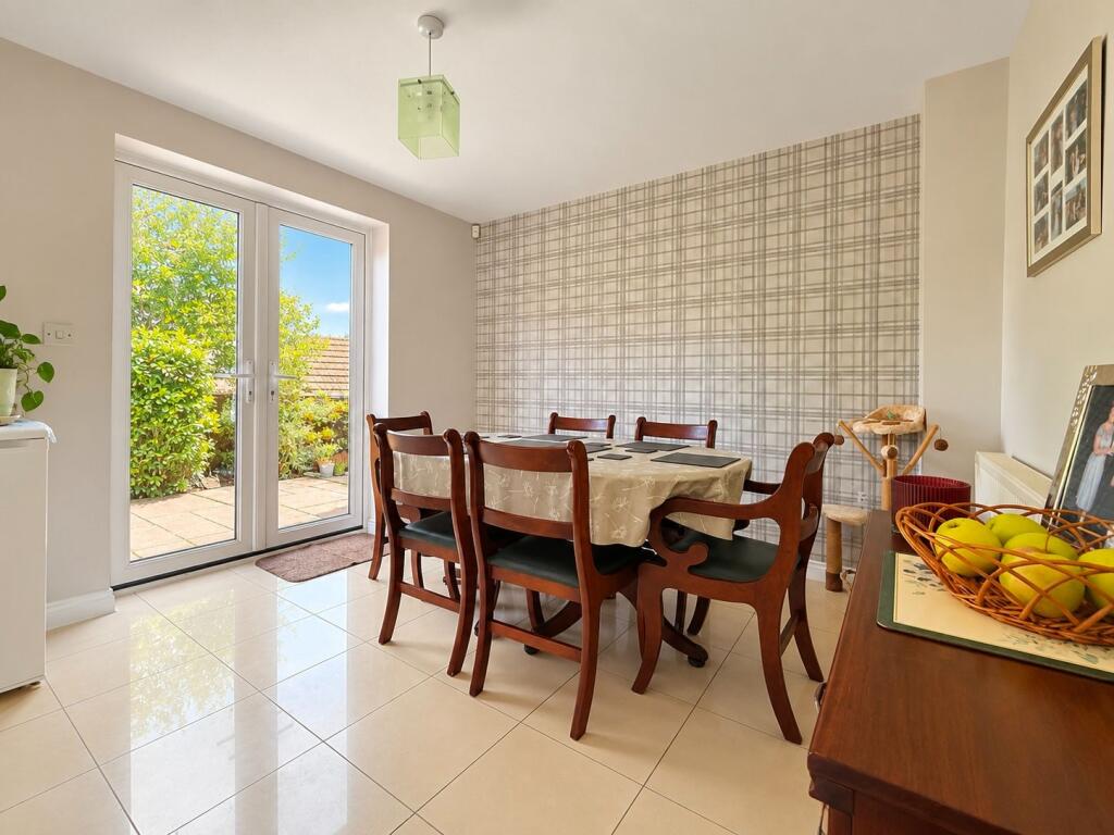 Butterworth Close, Wythall, B47 6AH photo 4