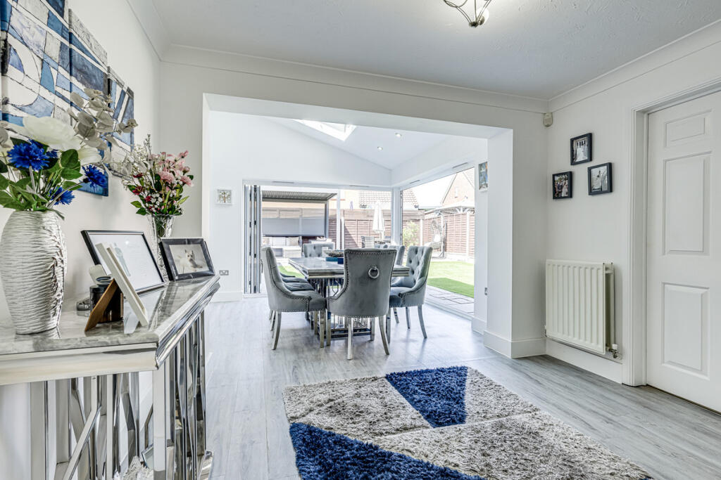 House in Basildon, Wickford - View 4