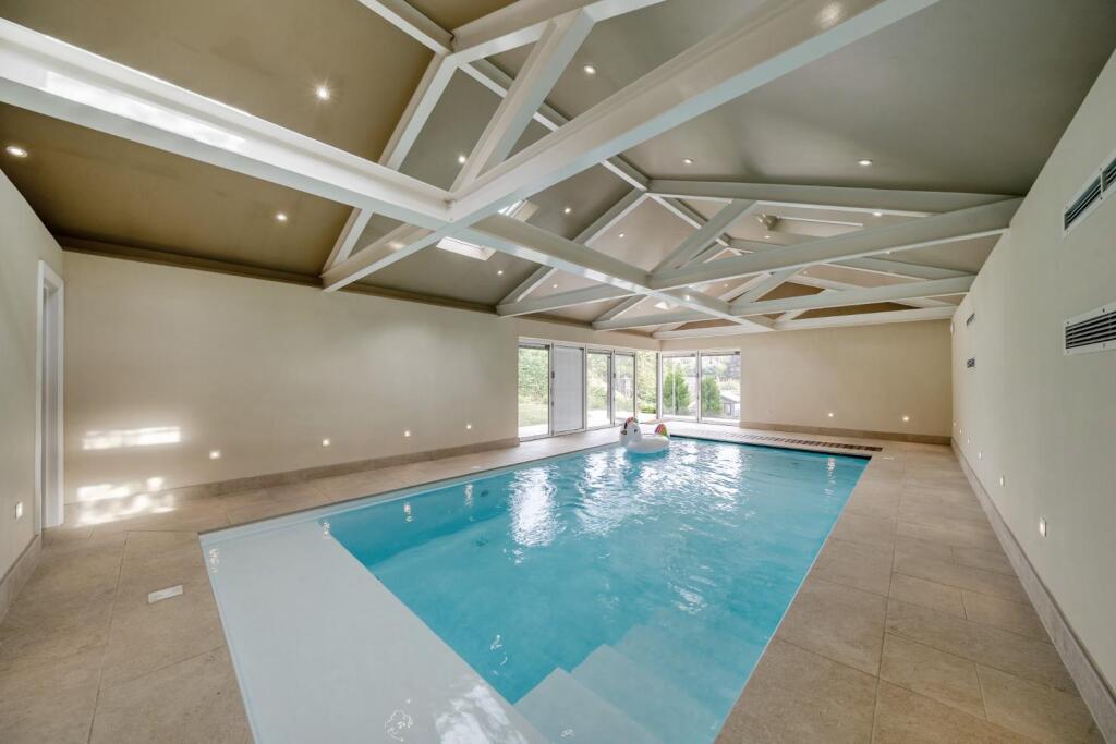 House in London, Elmstead - View 2