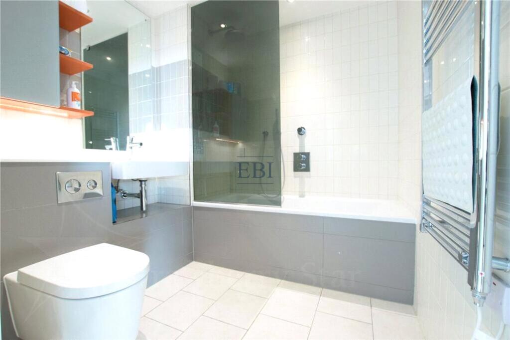 Apartment in London, Custom House, Canning Town - View 5