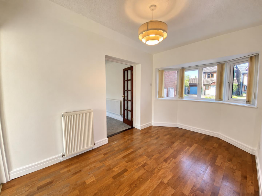 7, Foxglove Close, Melksham photo 4