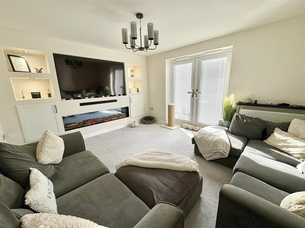 House in Huddersfield - View 2