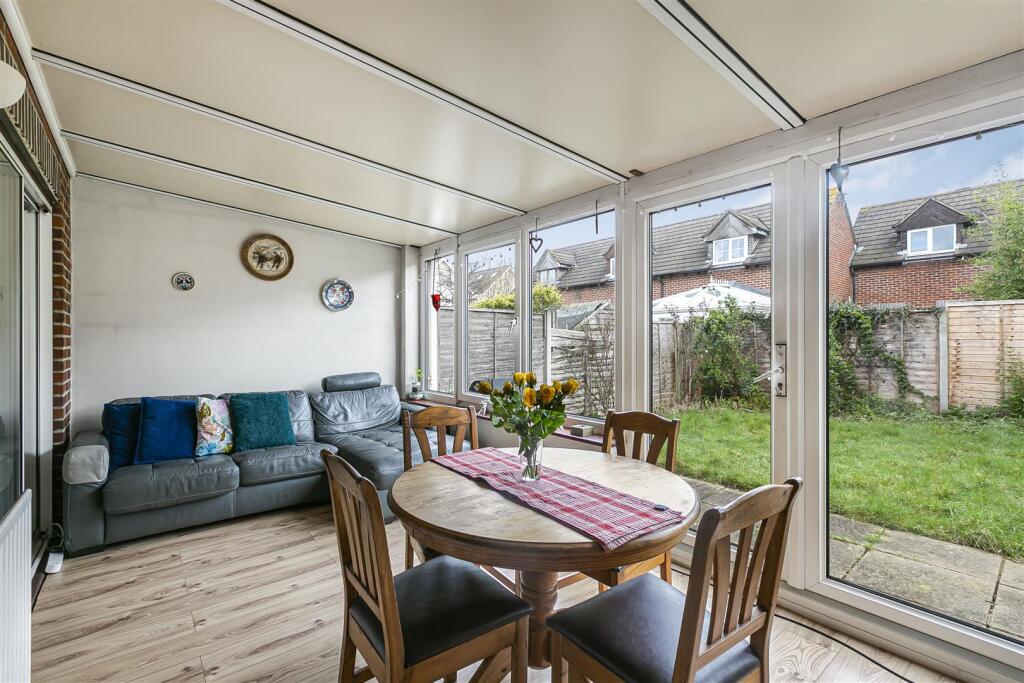 Archer Close, Kingston Upon Thames photo 3