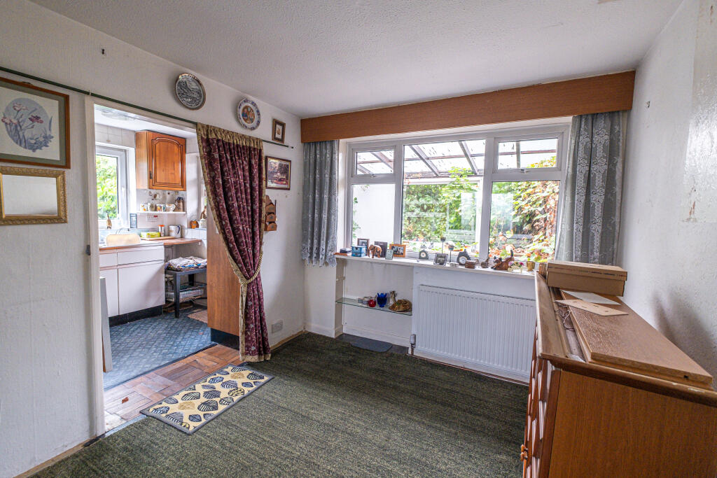 House in Chesterfield, Derbyshire - More