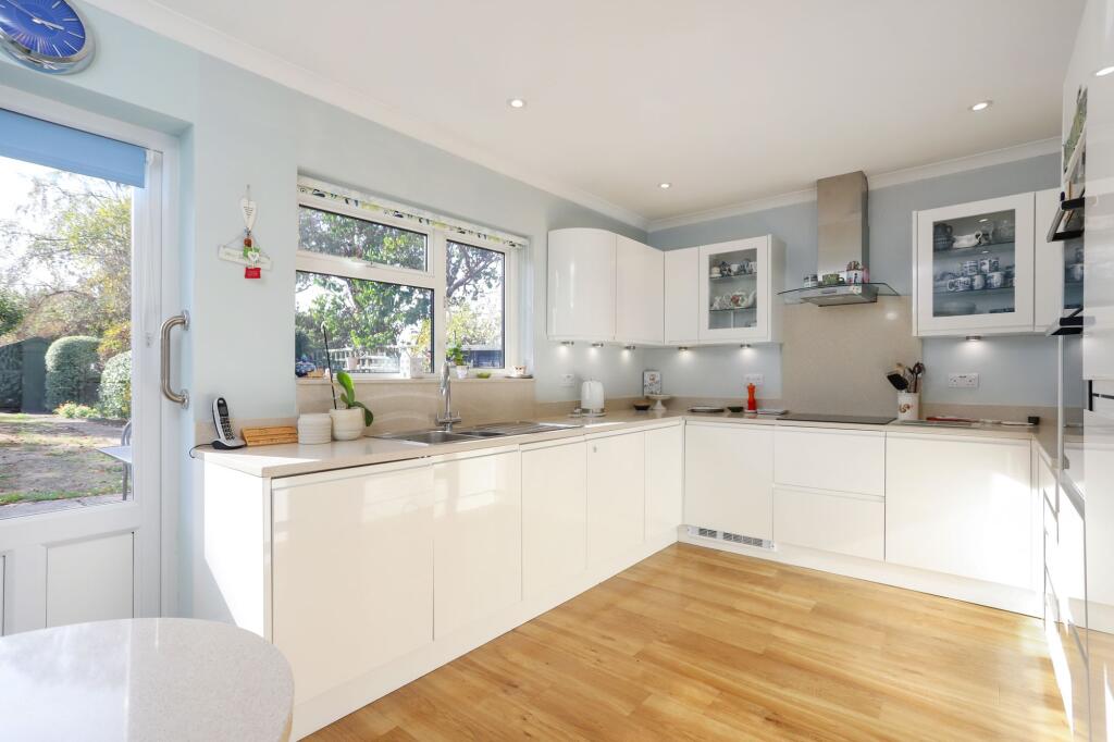 Tilford Road, Farnham, GU9 photo 3
