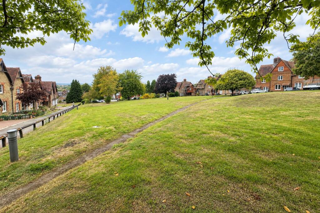 House in Westbury, Leigh Park - More