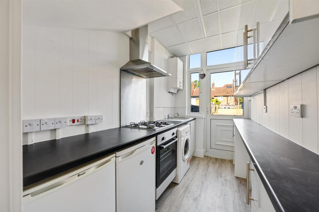 House in Bromley - View 4
