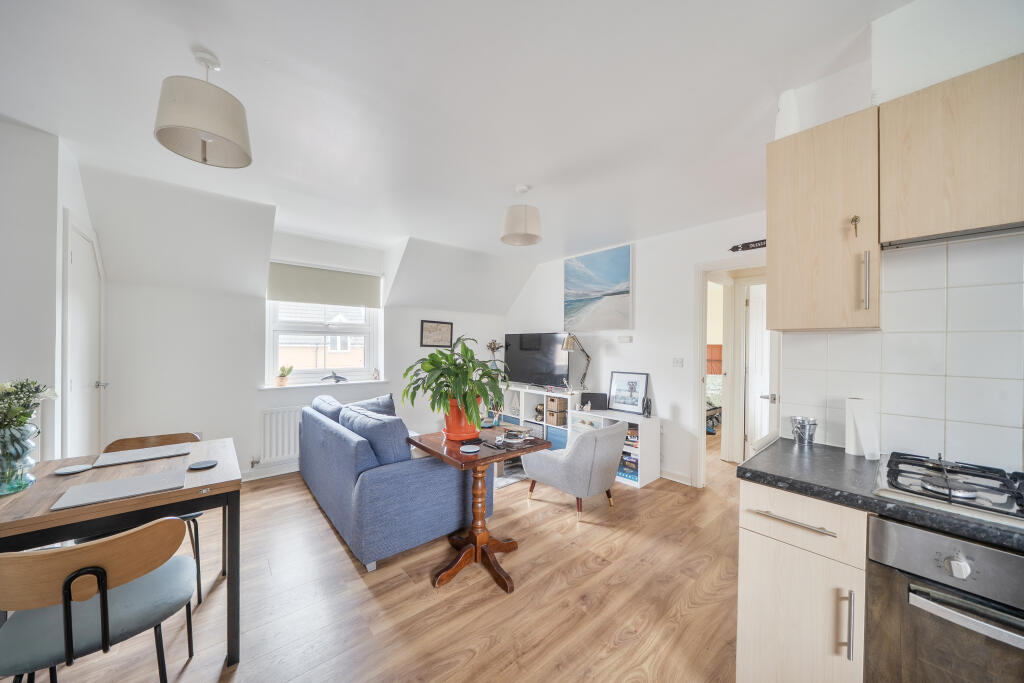 Apartment in Southampton - View 4