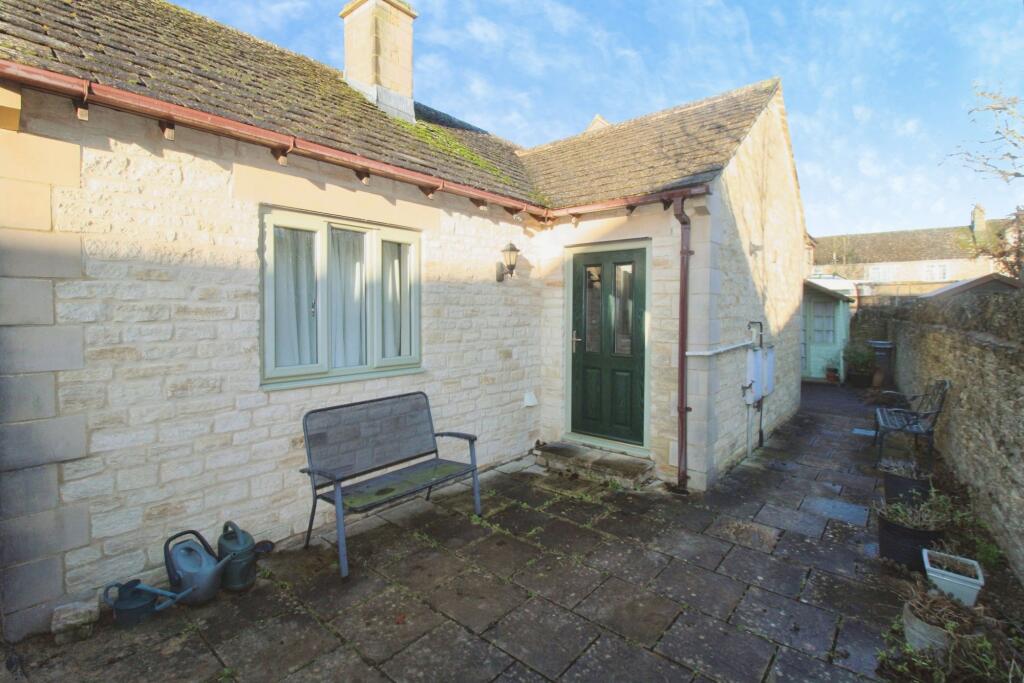 Milton Place, Fairford, GL7 photo 4