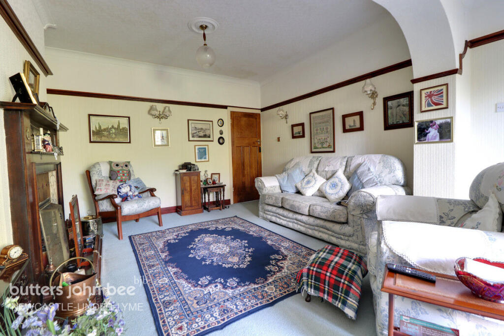 House in Newcastle-under-Lyme, Staffordshire - More