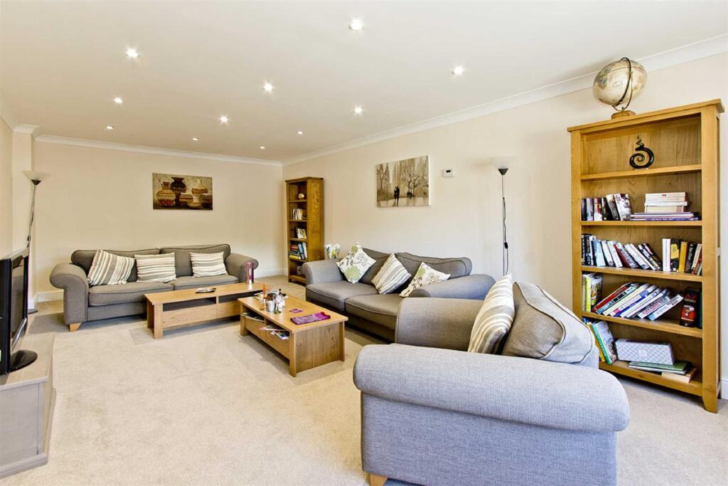 House in Tonbridge - View 5