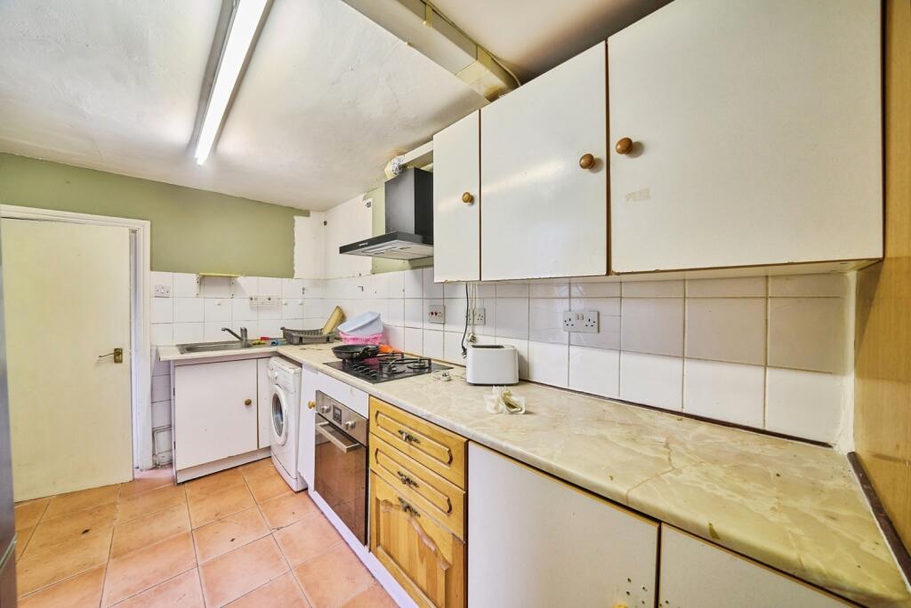 Buckingham Road, London, E15 - More