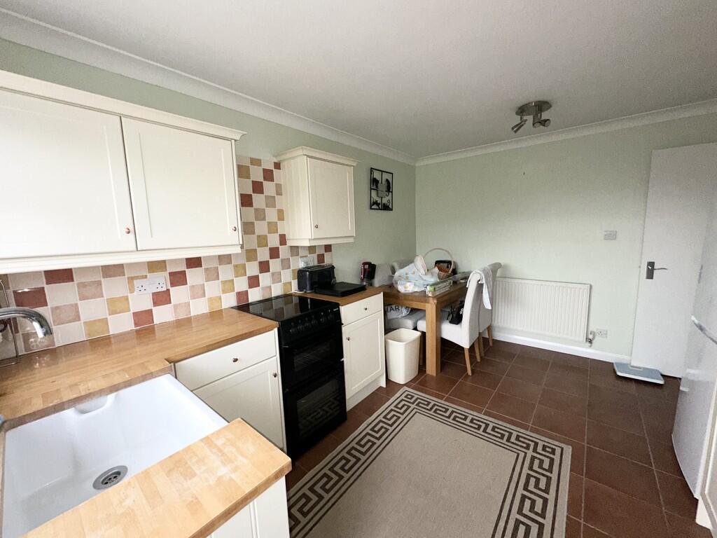Crocus Way, Chelmsford photo 4