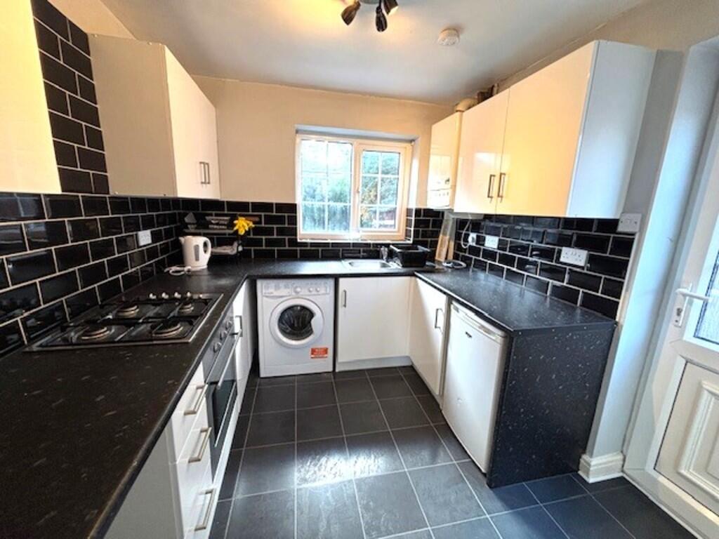Wilderswood Close  photo 4