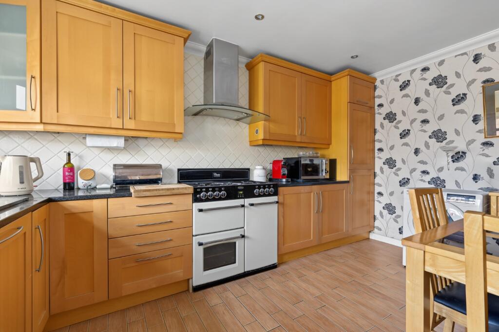 House in Stanford-le-Hope, Essex - View 4