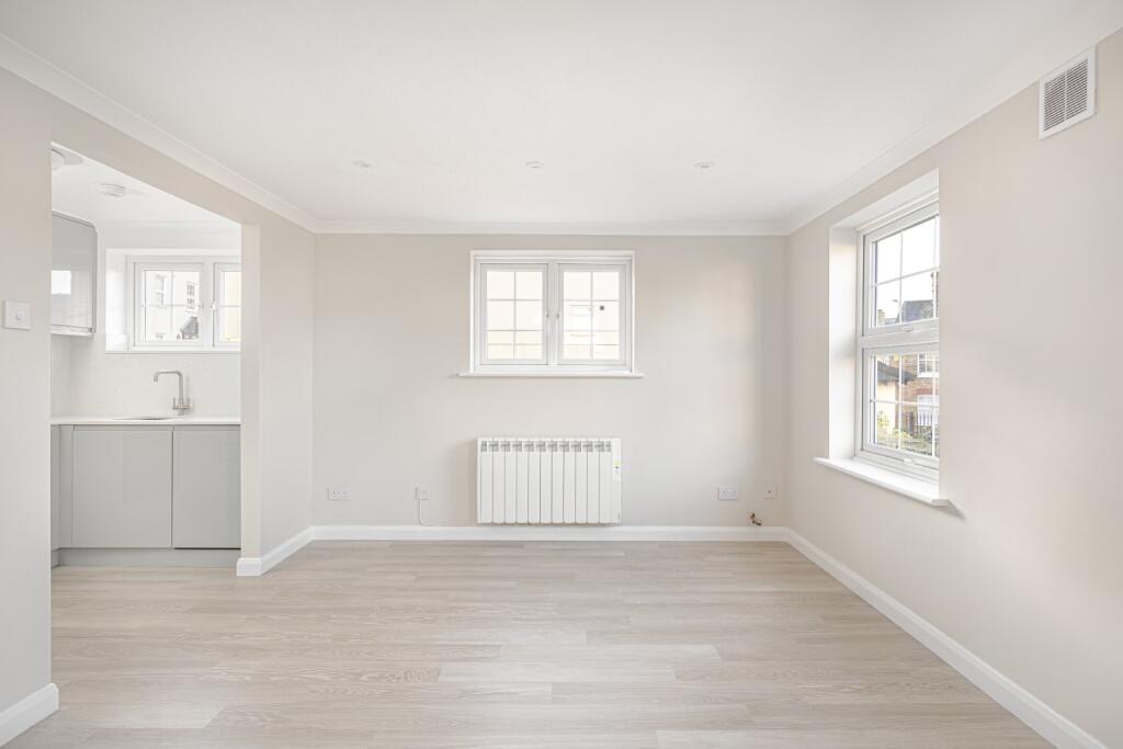 Apartment in East Hertfordshire, Bishop's Stortford - View 3