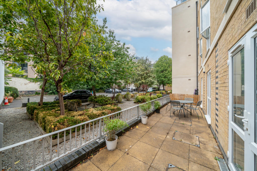 Apartment in London - View 2