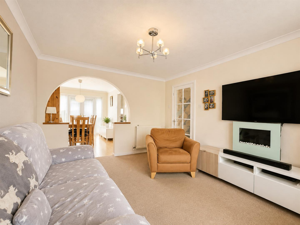 House in Hemel Hempstead - More