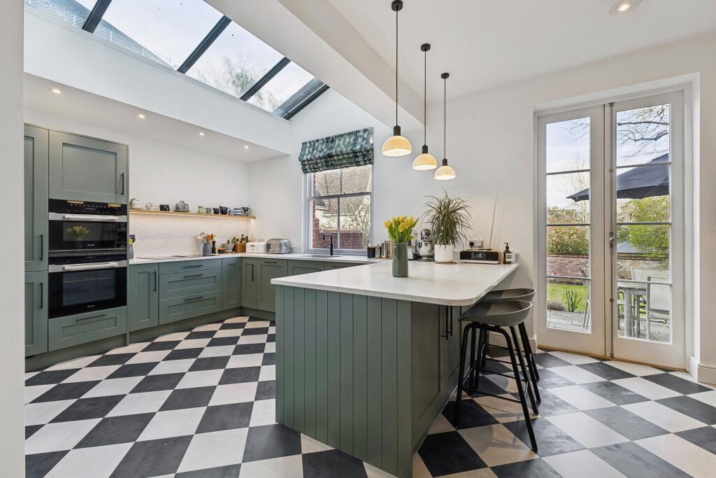 House in Winchester, Hampshire - View 4