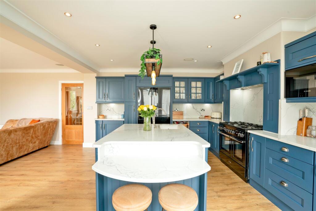 St Albans, Eldwick, Bingley photo 4