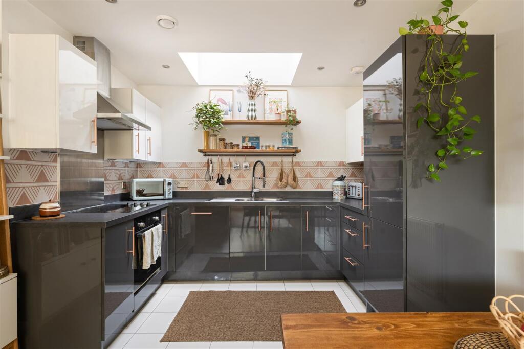 House in London - View 2